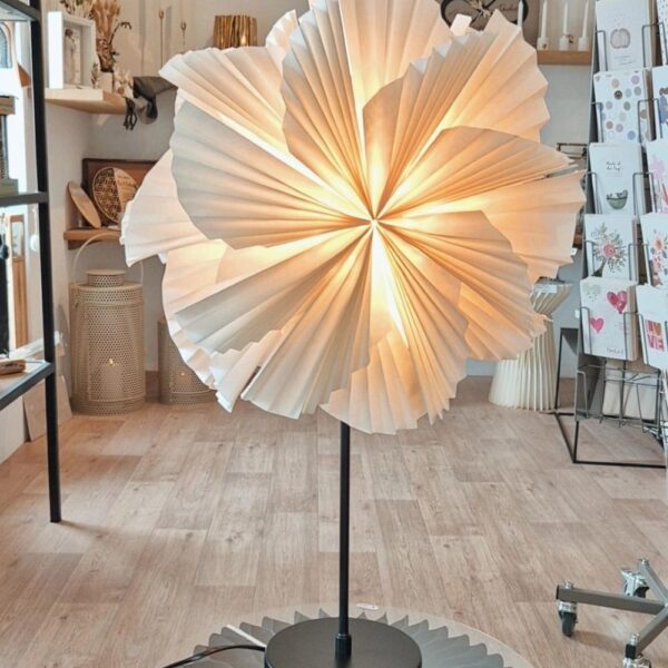 Tischleuchte "Lilia"